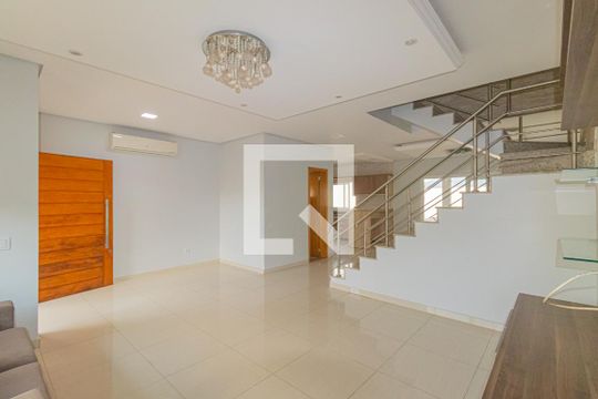 Sala de casa para alugar com 3 quartos, 224m² em Marechal Rondon, Canoas