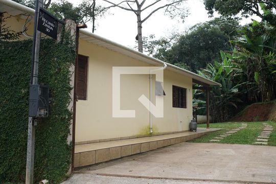 Garagem de casa para alugar com 2 quartos, 100m² em Chácara das Lavras, Guarulhos