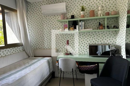 Quarto 1 de apartamento à venda com 4 quartos, 156m² em Barra da Tijuca, Rio de Janeiro
