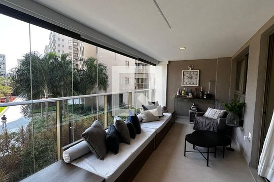 Varanda de apartamento à venda com 4 quartos, 156m² em Barra da Tijuca, Rio de Janeiro