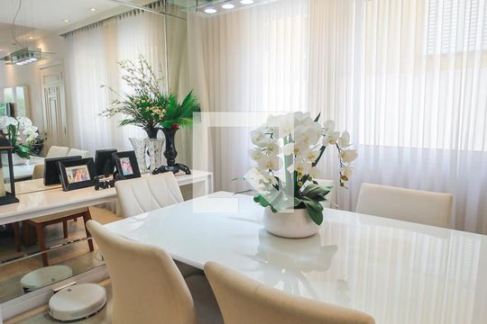 Sala de casa de condomínio à venda com 3 quartos, 165m² em Parque Assuncao, Taboão da Serra