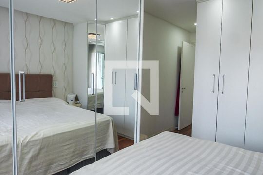 Suíte de casa de condomínio à venda com 3 quartos, 165m² em Parque Assuncao, Taboão da Serra