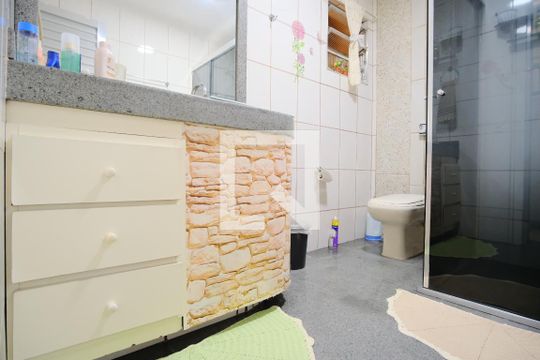 Banheiro 1 de casa para alugar com 4 quartos, 175m² em Vila Esperança, São Paulo
