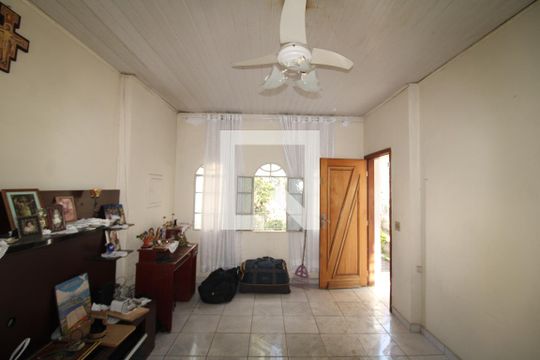 Sala de casa para alugar com 2 quartos, 250m² em Jardim Primavera, São Paulo