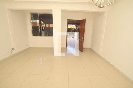 Sala de casa de condomínio para alugar com 3 quartos, 135m² em Stella Maris, Salvador