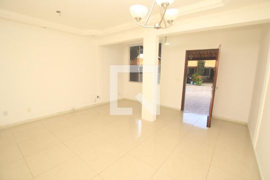 Sala de casa de condomínio para alugar com 3 quartos, 135m² em Stella Maris, Salvador