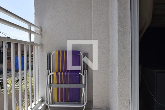 Apartamento para alugar com 2 quartos, 54m² em Jardim Vitória, Embu das Artes