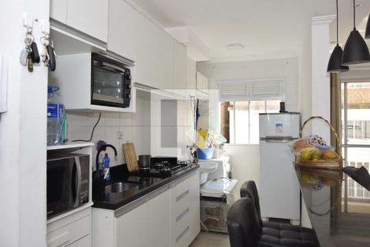 Apartamento para alugar com 2 quartos, 54m² em Jardim Vitória, Embu das Artes