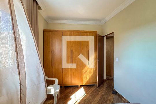 Casa à venda com 5 quartos, 228m² em São Benedito, Belo Horizonte
