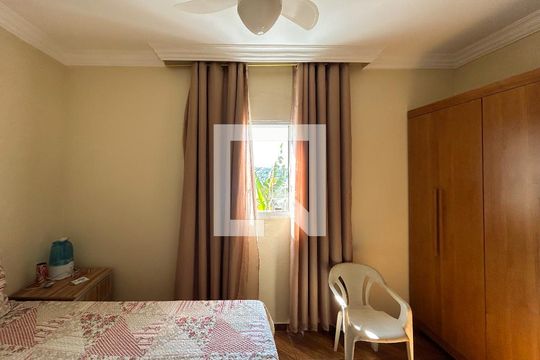 Casa à venda com 5 quartos, 228m² em São Benedito, Belo Horizonte