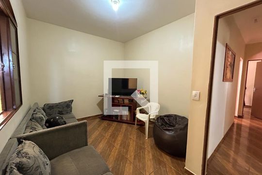 Casa à venda com 5 quartos, 228m² em São Benedito, Belo Horizonte