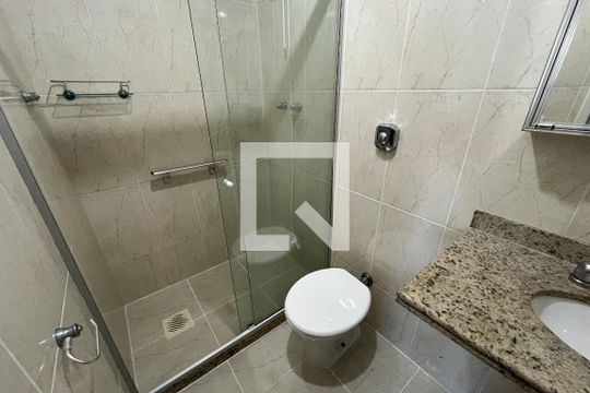 Banheiro social de apartamento à venda com 3 quartos, 199m² em Freguesia (ilha do Governador), Rio de Janeiro