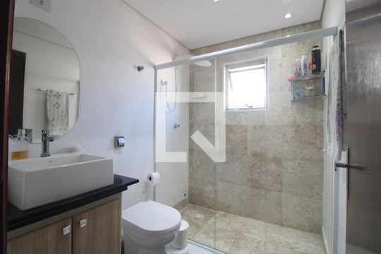Suíte 1 / banheiro de casa à venda com 2 quartos, 138m² em Vila dos Andradas, São Paulo
