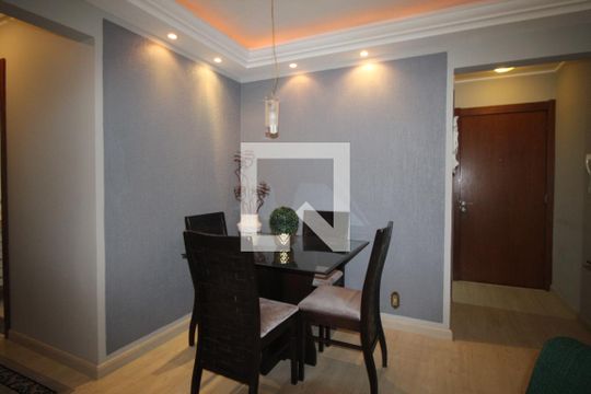Sala de apartamento à venda com 2 quartos, 58m² em Jardim Carvalho, Porto Alegre