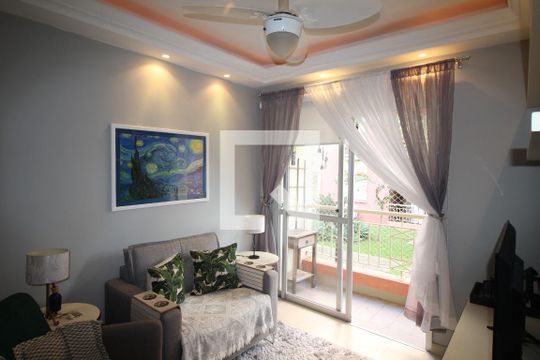 Sala de apartamento à venda com 2 quartos, 58m² em Jardim Carvalho, Porto Alegre