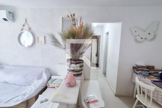 Sala  de apartamento à venda com 2 quartos, 66m² em Vaz Lobo, Rio de Janeiro