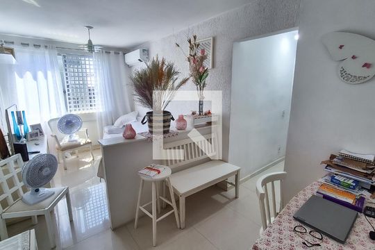 Sala  de apartamento à venda com 2 quartos, 66m² em Vaz Lobo, Rio de Janeiro