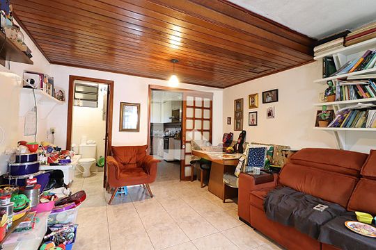 Sala de casa de condomínio à venda com 2 quartos, 120m² em Morro Santana, Porto Alegre