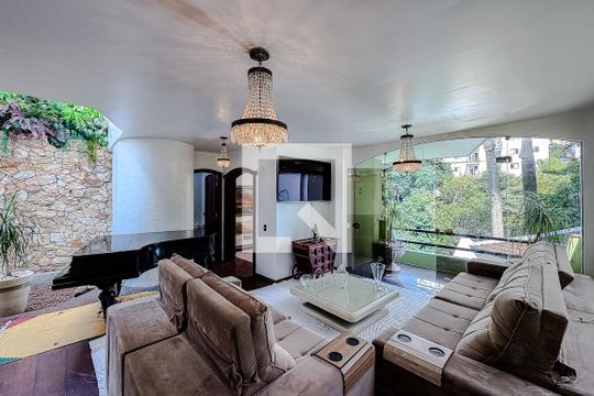 Sala de casa para alugar com 3 quartos, 920m² em Vila Mariana, São Paulo