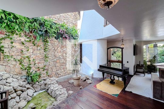 Sala de casa para alugar com 3 quartos, 920m² em Vila Mariana, São Paulo