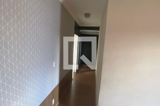 Corredor de casa para alugar com 2 quartos, 360m² em Centro, Betim