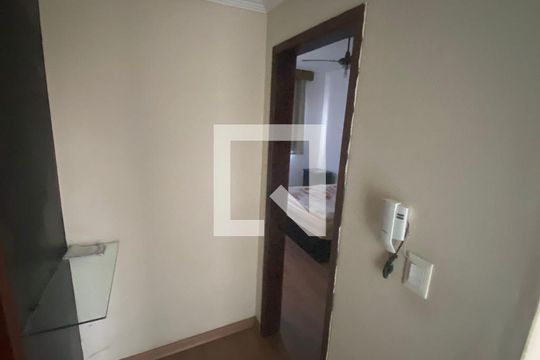 Corredor de casa para alugar com 2 quartos, 360m² em Centro, Betim