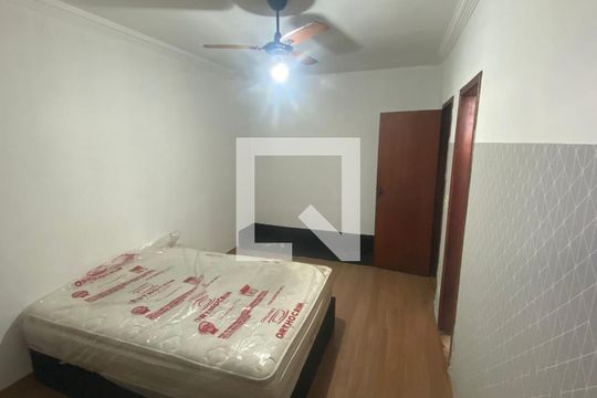 Quarto de casa para alugar com 2 quartos, 360m² em Centro, Betim