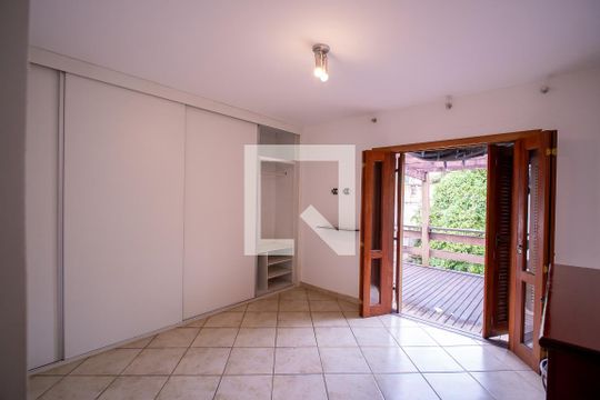 Quarto 1 de casa para alugar com 4 quartos, 250m² em Vila Tiradentes, São Paulo