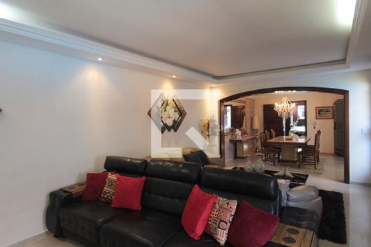 Sala de Estar de casa à venda com 3 quartos, 244m² em Itapoã, Belo Horizonte