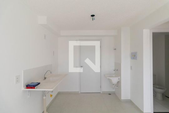 Cozinha e Área de Serviço de apartamento à venda com 2 quartos, 32m² em Guaianases, São Paulo