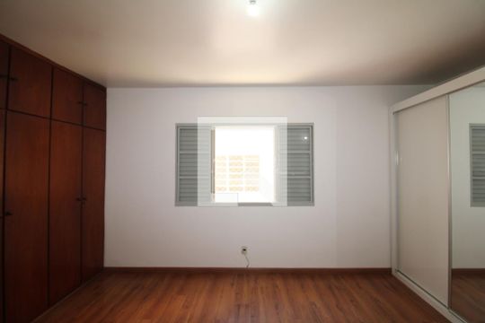 Quarto 1 de casa à venda com 6 quartos, 293m² em Jardim São Paulo, São Paulo