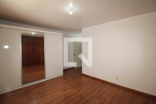 Quarto 1 de casa à venda com 6 quartos, 293m² em Jardim São Paulo, São Paulo