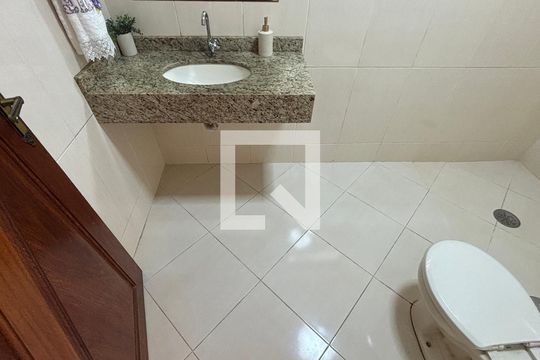 Banheiro de casa à venda com 3 quartos, 270m² em Centreville, Santo André