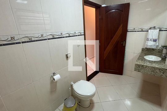 Banheiro de casa à venda com 3 quartos, 270m² em Centreville, Santo André