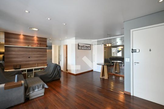 Sala de apartamento para alugar com 3 quartos, 206m² em Vila Sonia, São Paulo