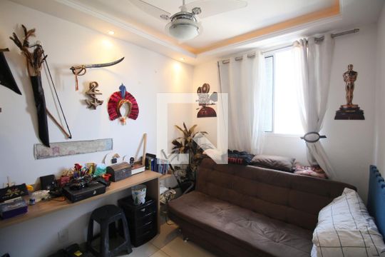 Quarto 2 de apartamento para alugar com 2 quartos, 44m² em Jardim Suina, Taboão da Serra