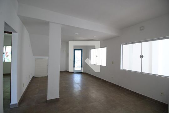 Sala (casa 1) de casa para alugar com 4 quartos, 340m² em Jacarepaguá, Rio de Janeiro