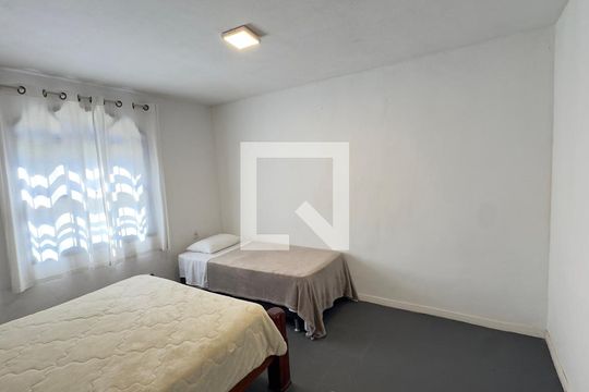 Quarto 1 de casa para alugar com 6 quartos, 5000m² em Recanto de Itaipuaçu, Maricá
