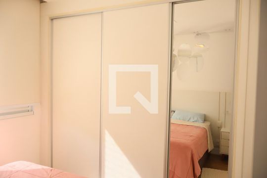 Suíte de casa à venda com 3 quartos, 120m² em Vila Santa Clara, São Paulo