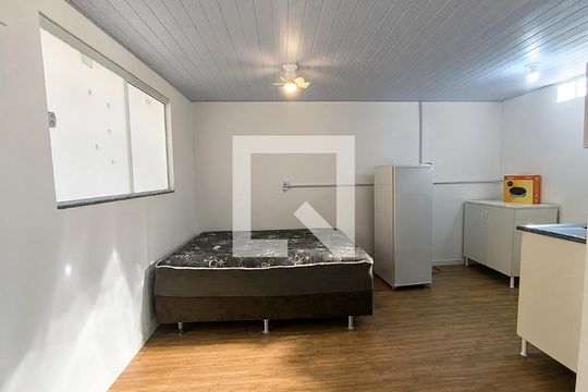 Sala/Quarto de kitnet/studio para alugar com 1 quarto, 18m² em Jardim Cidade de Florianopolis, São José