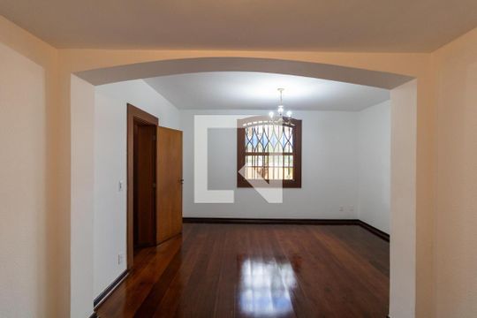 Salas de casa para alugar com 3 quartos, 350m² em Jardim Sao Carlos, Campinas
