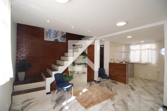 Sala de casa de condomínio à venda com 2 quartos, 125m² em Taquara, Rio de Janeiro