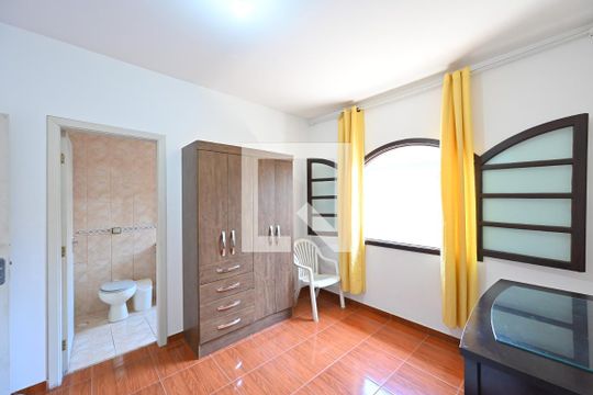Suíte de casa à venda com 3 quartos, 200m² em Planalto Paulista, São Paulo