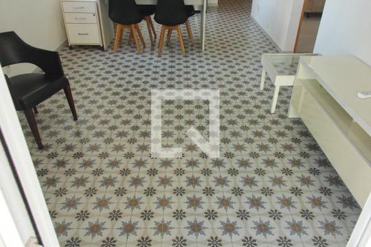 Sala de apartamento para alugar com 2 quartos, 72m² em Ponta da Praia, Santos
