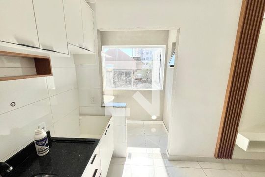 Cozinha de apartamento para alugar com 2 quartos, 32m² em Carandiru, São Paulo