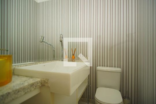 Lavabo de apartamento para alugar com 2 quartos, 163m² em Passo D’areia, Porto Alegre