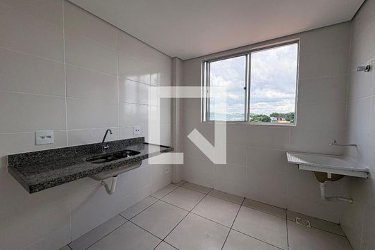 Cozinha de apartamento para alugar com 2 quartos, 49m² em Santa Marta, Ribeirão das Neves
