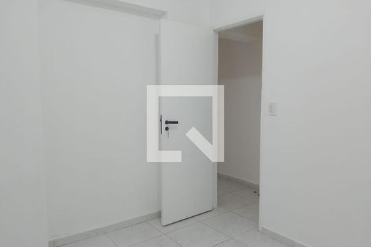 Quarto 4 de casa para alugar com 7 quartos, 170m² em Vila Campesina, Osasco