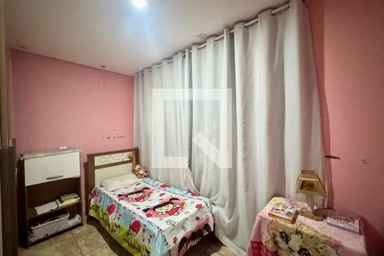 Quarto 1 de casa para alugar com 3 quartos, 180m² em Jardim Sao Domingos, Guarulhos