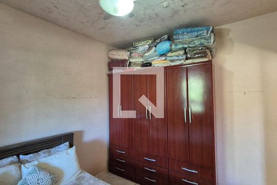 Quarto 1 de casa à venda com 2 quartos, 67m² em Irajá, Rio de Janeiro